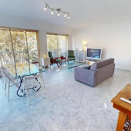 Spacieux 2p Centre Avec Terrasse, Clim Et Parking Privé - Fr-1-196-370