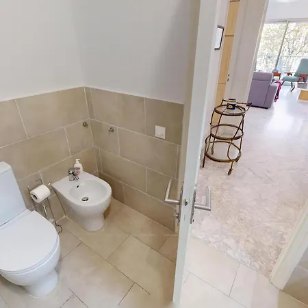 Spacieux 2p Centre Avec Terrasse, Clim Et Parking Privé - Fr-1-196-370 Appartamento *