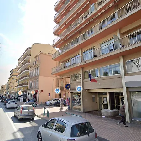 Spacieux 2p Centre Avec Terrasse, Clim Et Parking Prive Menton
